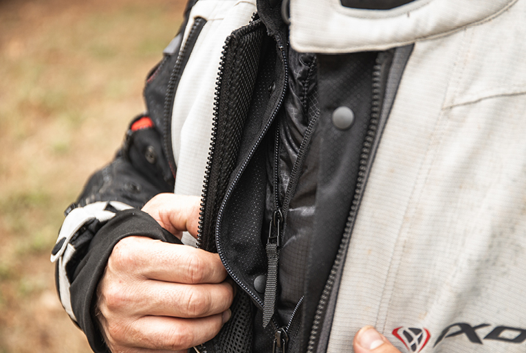 Geaca (jacheta) barbati pentru scuter - motocicleta Touring/Adventure Ixon All season model Ragnar MS culoare: negru/gri/rosu Negru/gri/rosu XXXL - imagine 7