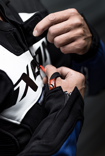 Costum (combinezon) motociclete barbati piele Ixon vara model Jackal MS culoare: negru/alb Negru/albastru L - imagine 8