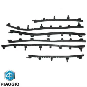 Set ornamente cauciuc podea (picioare) original Vespa LX – Vespa LXV – Vespa S 2T AC 125-150cc – culoare: negru