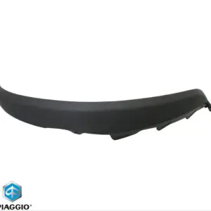 Carena laterala fata dreapta (aparatoare noroi) originala Piaggio MP3 300 LT (16-18) - MP3 350 (18-20) - MP3 400 (20-21) - MP3 500 LT (14-21)