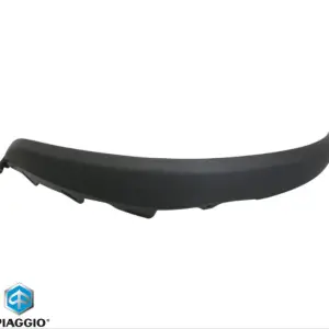 Carena laterala fata stanga (aparatoare noroi) originala Piaggio MP3 300 LT (16-18) - MP3 350 (18-20) - MP3 400 (20-21) - MP3 500 LT (14-21)