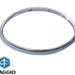 Ornament cromat original far Piaggio Liberty (98-) 50-125cc – Vespa ET2-ET4 (97-) 50cc – Vespa ET4 (96-) 125-150cc