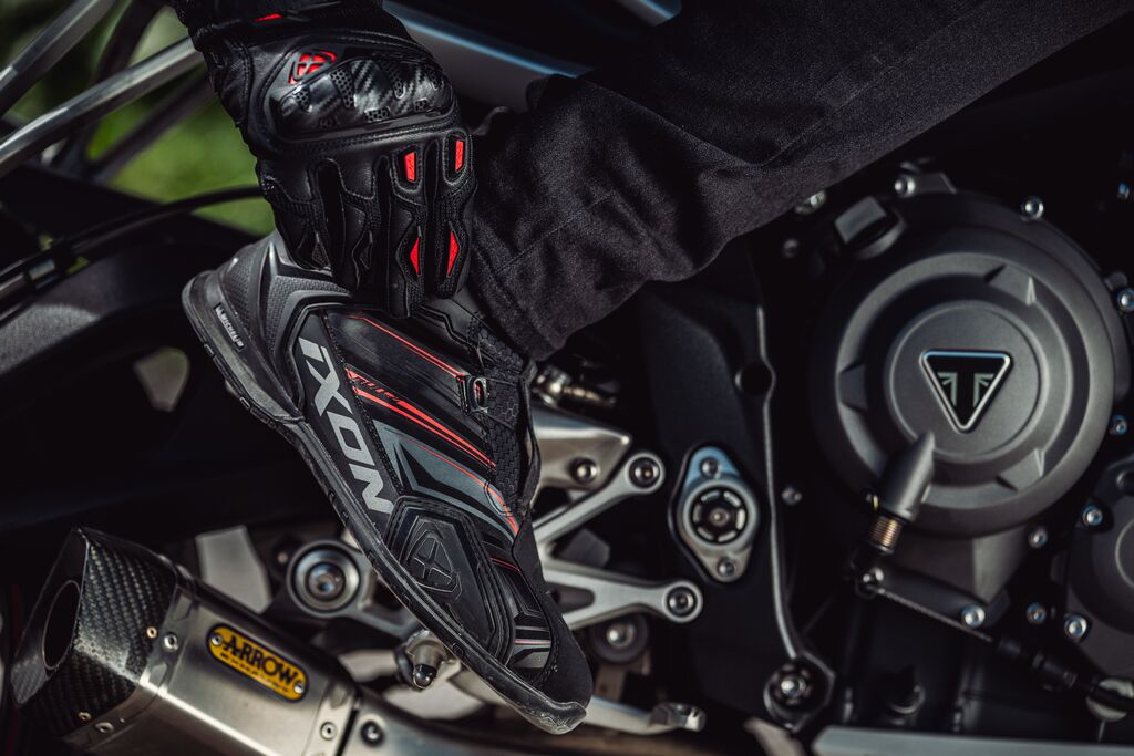 Ghete moto Roadster barbati All Season Ixon model Bull 2 WP ULTRA MS culoare: negru/antracit/rosu (100% waterproof), 39