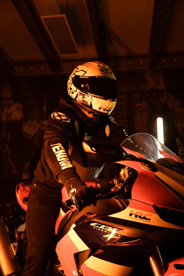 Geaca (hanorac tip hoodie) motociclete barbati Urban Ixon vara model Venum Touch-R MS culoare: negru/alb, XS
