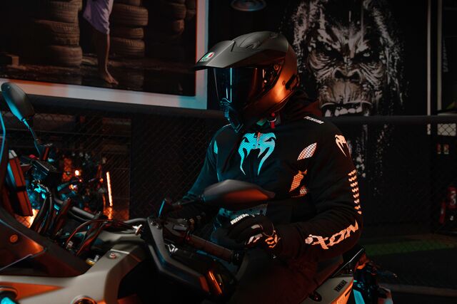 Geaca (hanorac tip hoodie) motociclete barbati Urban Ixon vara model Venum Touch-R MS culoare: negru/alb, L
