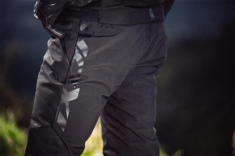 Pantaloni motociclete barbati Roadster/Urban Ixon All season model Pulsion MS culoare: negru