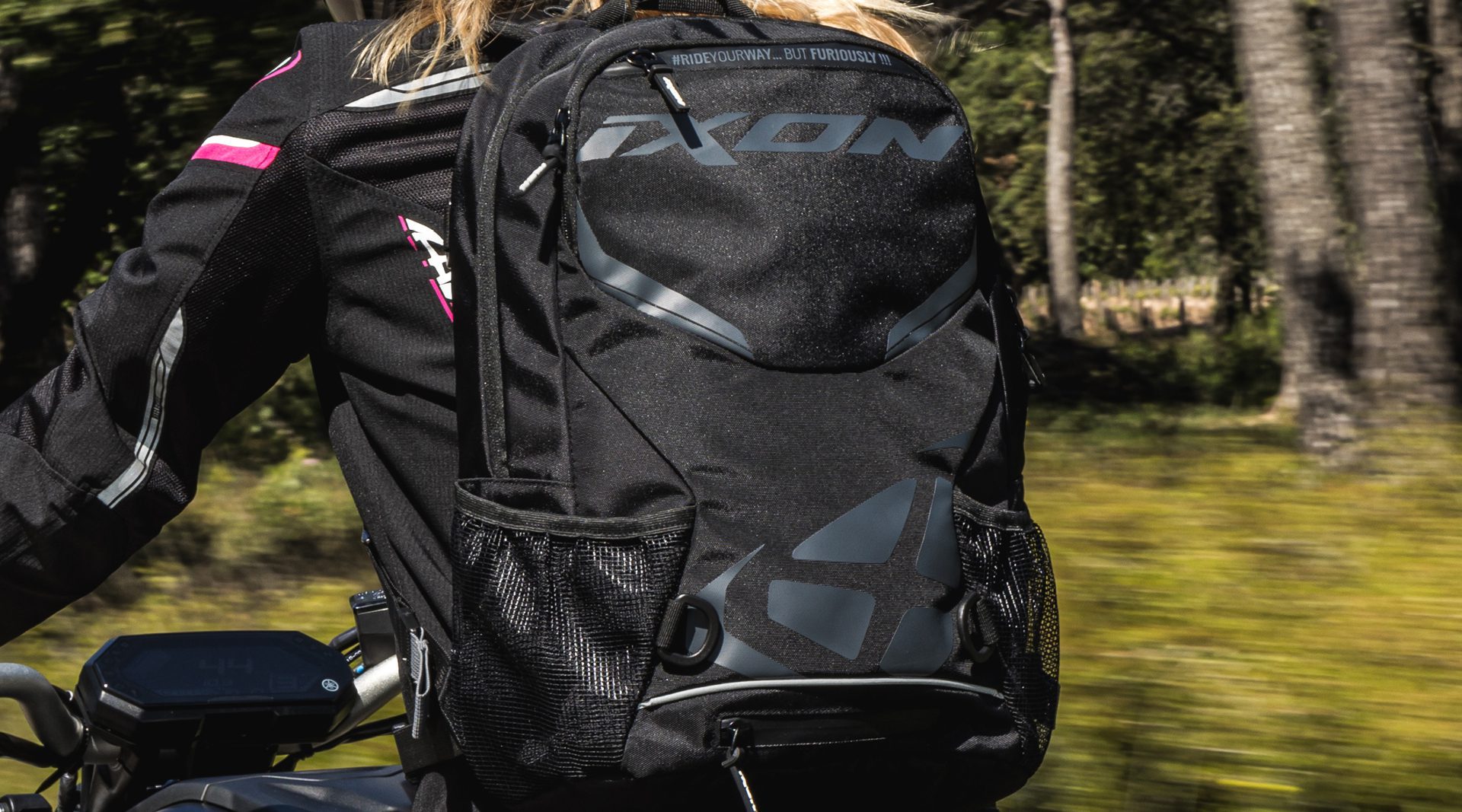 Rucsac (ghiozdan) moto Ixon model R-Tension 23 – culoare: negru