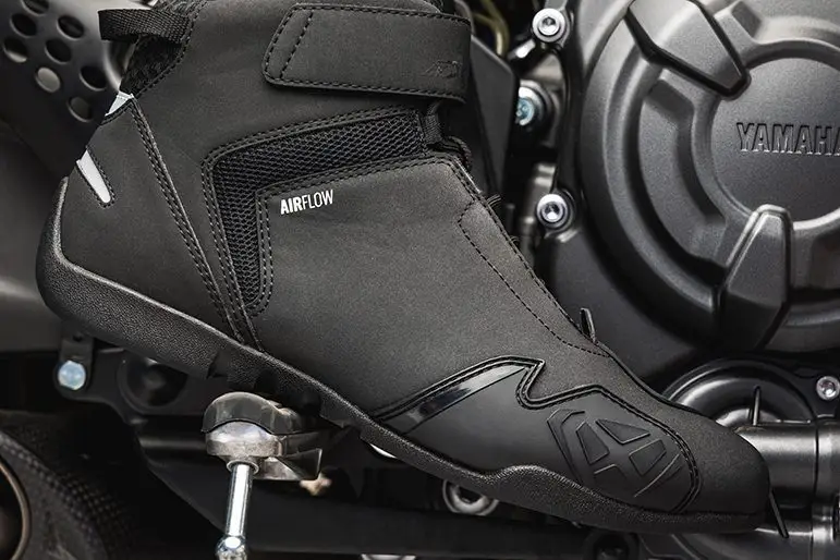 Ghete moto Roadster barbati All Season Ixon model Gambler MS culoare: negru, 41